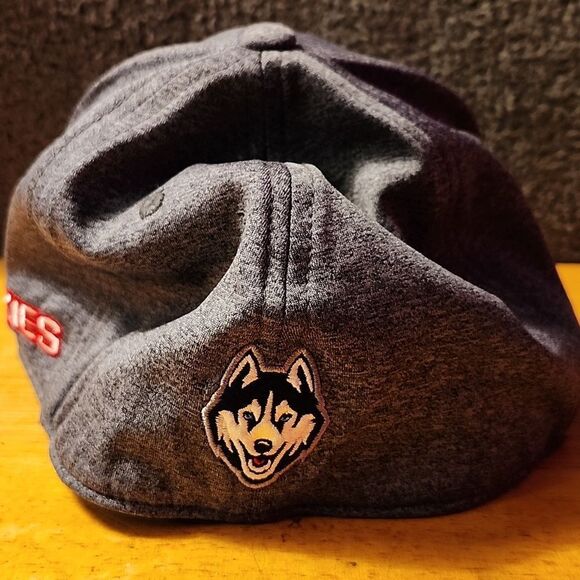 Top of the World UCONN Connecticut Huskies Stretchfit Hat - New - Picture 4 of 8